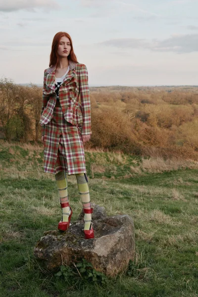 Look 11